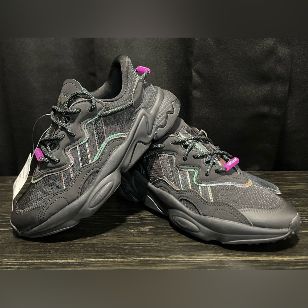 Women’s adidas Ozweego “black green sonic” size 5 *Brand New*